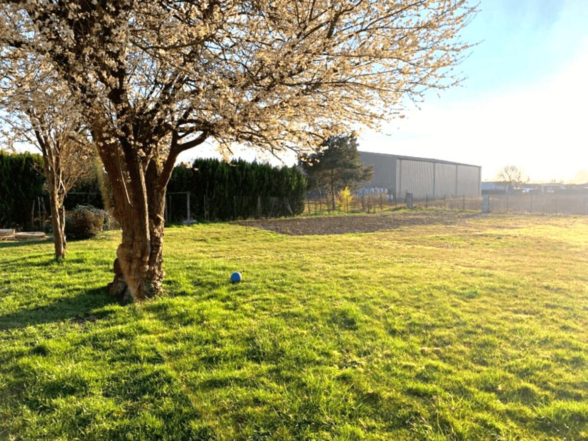 Studio Confortable, Parking Et Jardin Buchères Dış mekan fotoğraf